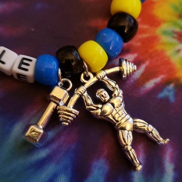 Handmade Marvel Legends: Invincible Kandi Bracelet - Picture 2 of 3